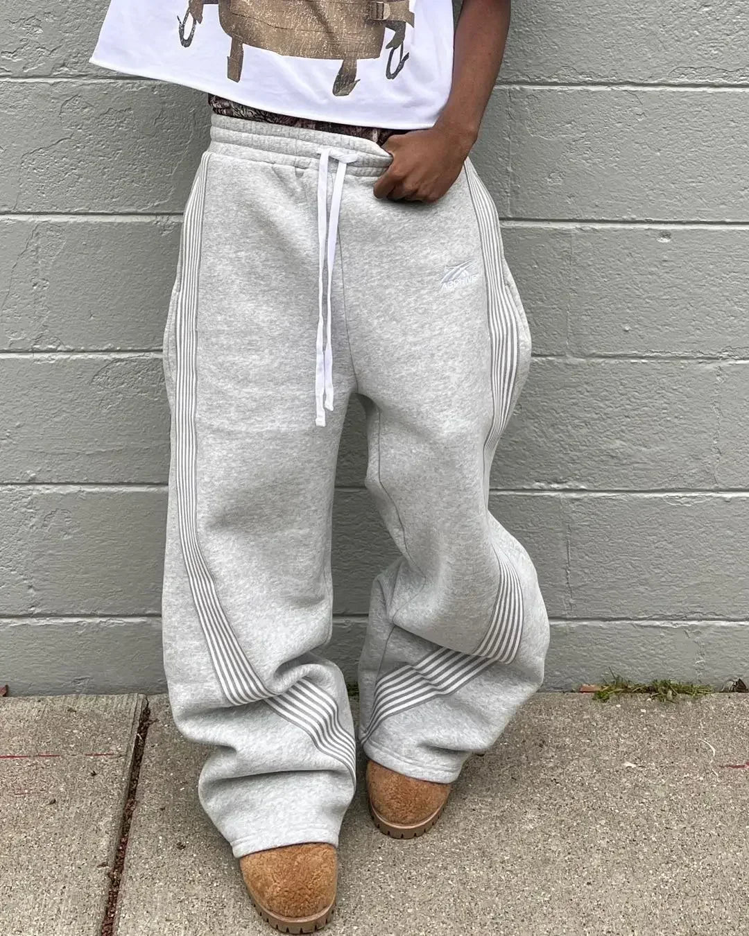 Premium Embroidered Sweatpants unisex – Y2K Style and All-Terrain Comfort