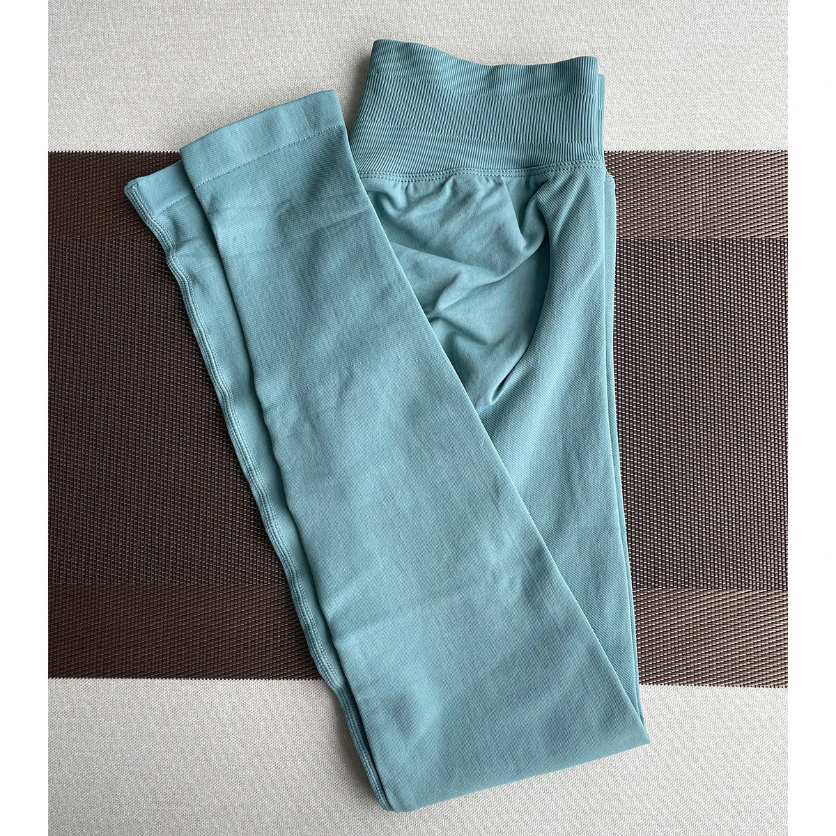 Seamless Sports Leggings for Women – Yoga and Workout Tights