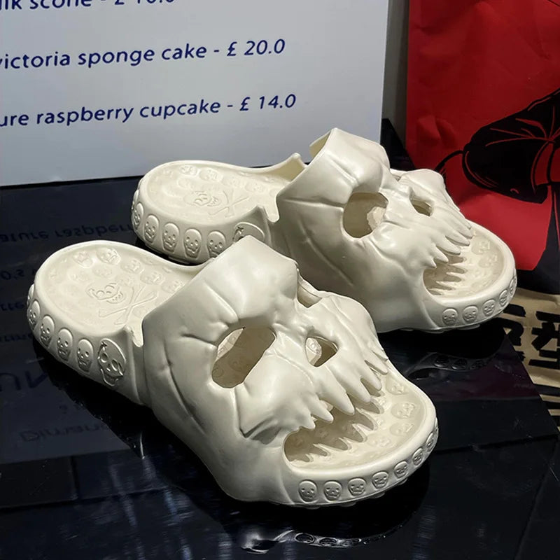 Sandalias de verano con calavera Y2K: estilo punk, plataforma gruesa y comodidad antideslizante.