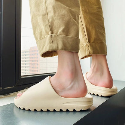 Sandalias de casa con suela gruesa: comodidad antideslizante para tu día a día