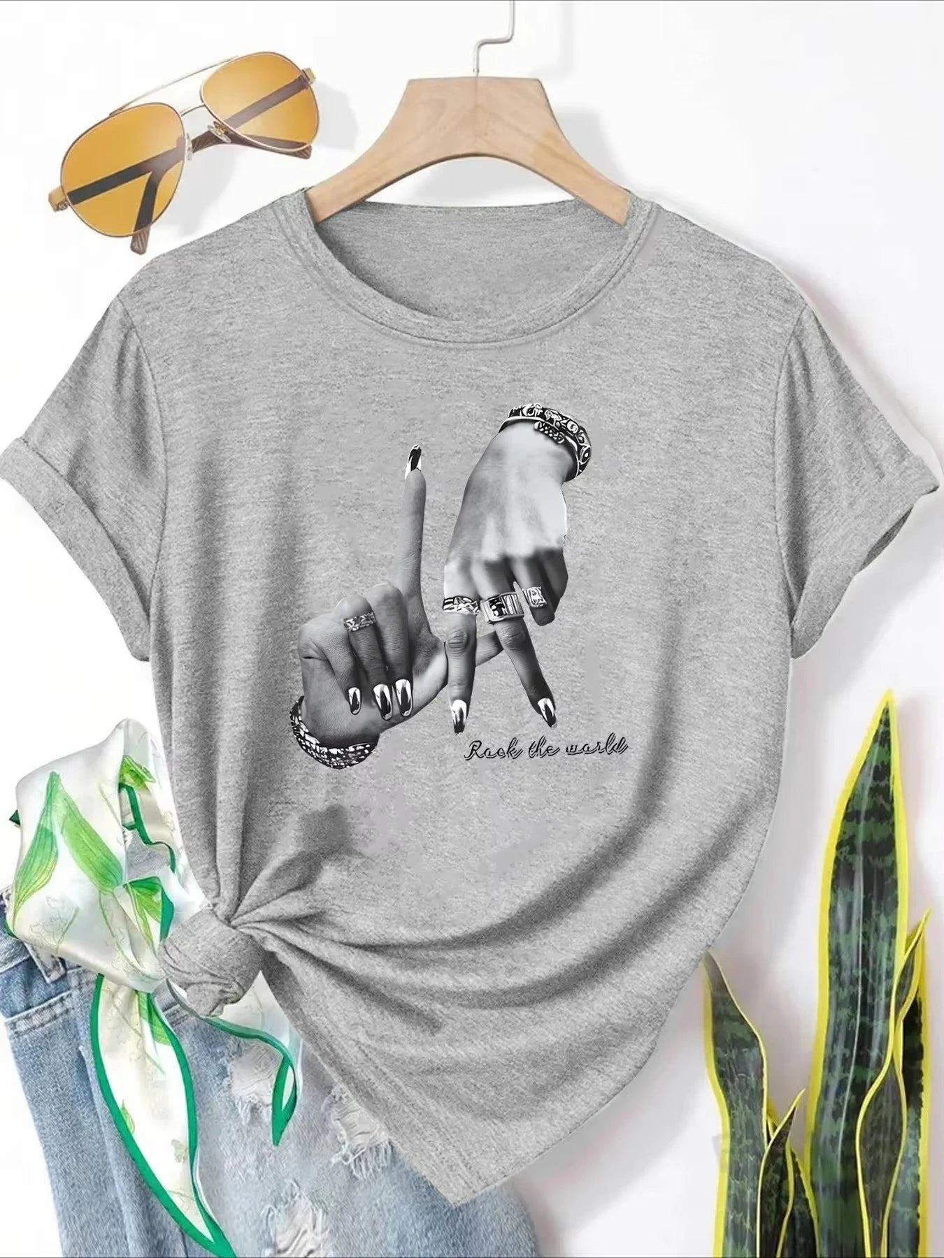 Women's Urban Style “Los Angeles Hand Gesture” T-Shirt – Graffiti Lettering and Jewelry Details, 100% Cotton